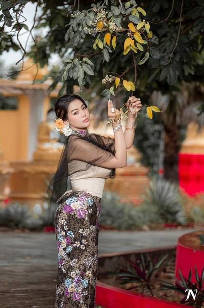 ရှယ် vk|Shin Yoon Myat .